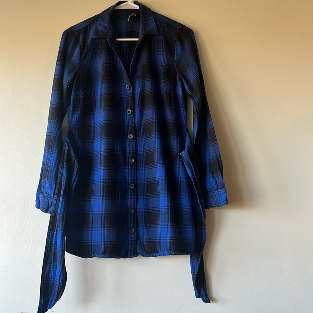 Women’s size Small blue and black flannel button up dress. Abercrombie & fitch